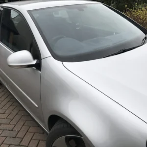 VW-VOLKS WAGON GOLF MARK 5 FRON WINDSCREEN