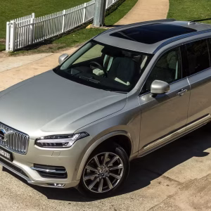 VV-VOLVO XC90 2016 2C FRONT WINDSCREEN